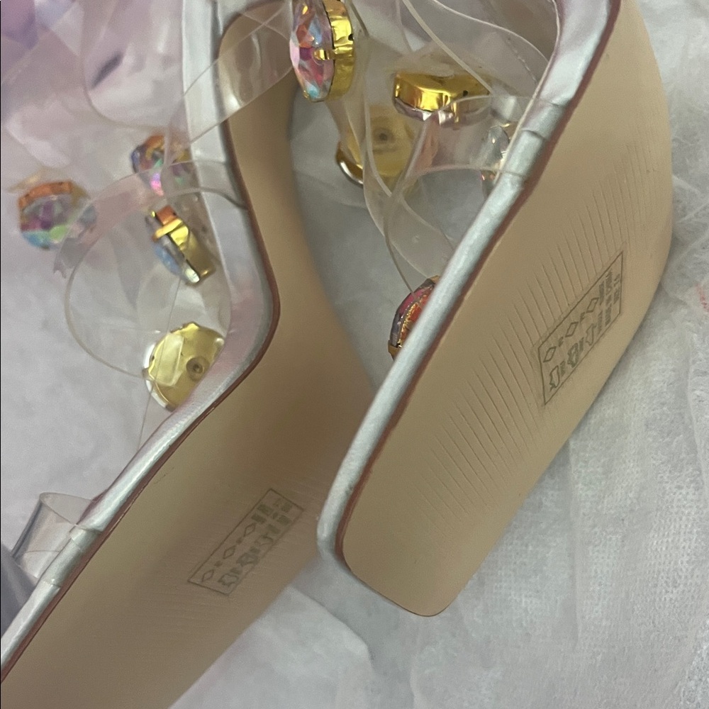 Stasia on Ice (TALL): Azalea Wang PVC Gladiator Silver Stiletto 7.5 - Picture 3 of 6